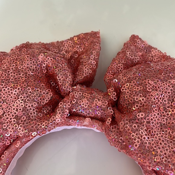 Peach iridescent Minnie Mouse Ears - Picture 2 of 8